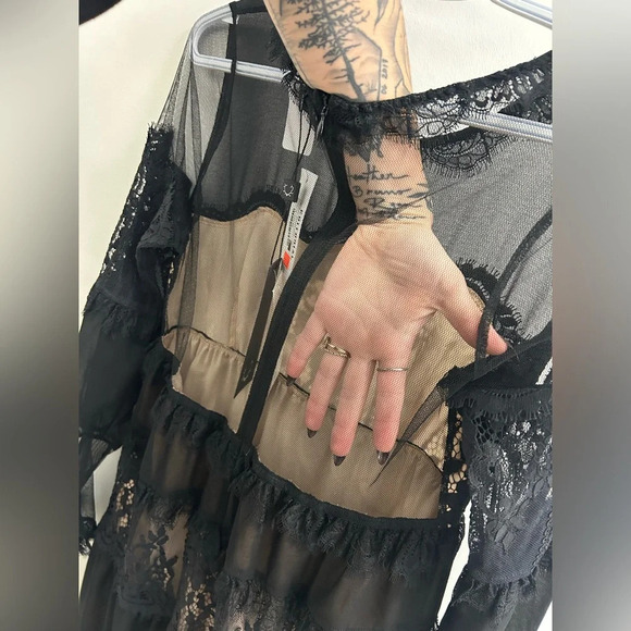 AMAZING delicate long laced dress by FOR LOVE & LEMONS - Picture 3 of 13